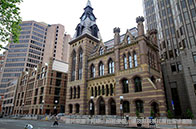 新加坡新躍社科大學學費多少錢？