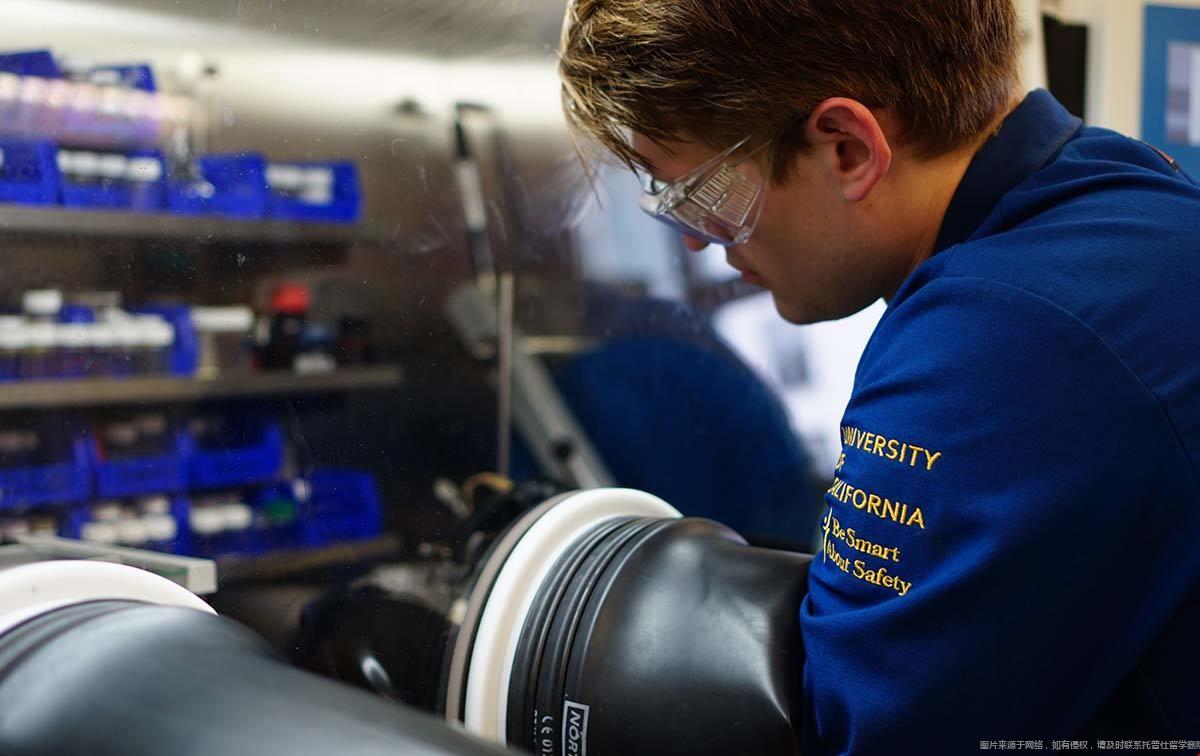 加州大學(xué)伯克利化學(xué)研究生.jpg 加州大學(xué)伯克利化學(xué)研究生.jpg