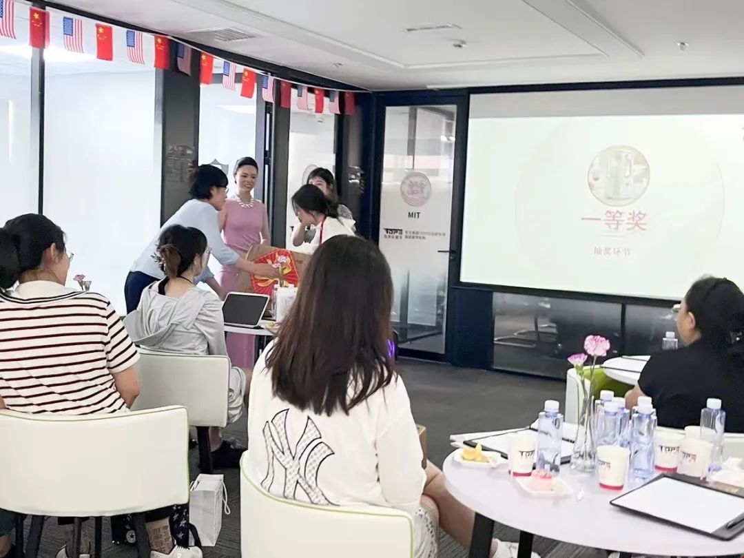 托普仕留學(xué)15周年慶互動(dòng)抽獎(jiǎng)活動(dòng).jpg 托普仕留學(xué)15周年慶互動(dòng)抽獎(jiǎng)活動(dòng).jpg