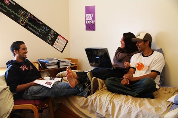 多倫多大學(xué)本科新生.jpg 多倫多大學(xué)本科新生.jpg