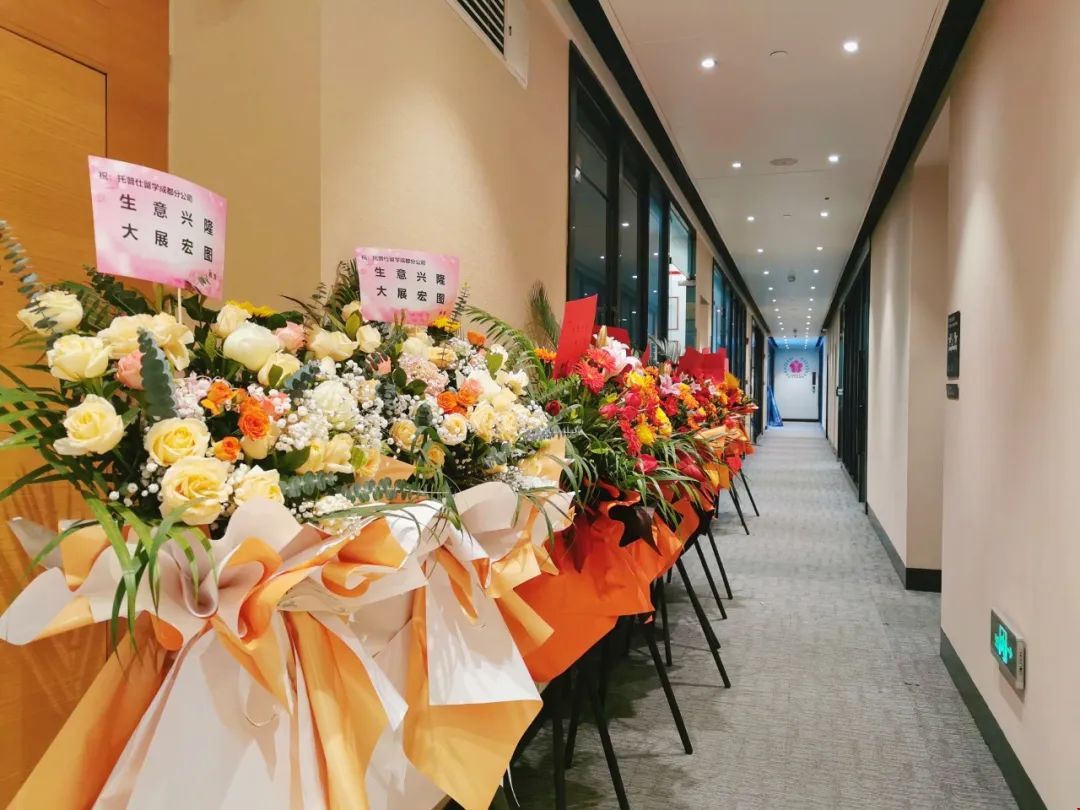 托普仕留學成都分公司內(nèi)部環(huán)境.jpg 托普仕留學成都分公司內(nèi)部環(huán)境.jpg