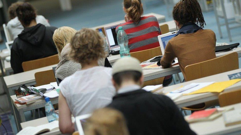 在英國讀大學水不水.jpg 在英國讀大學水不水.jpg