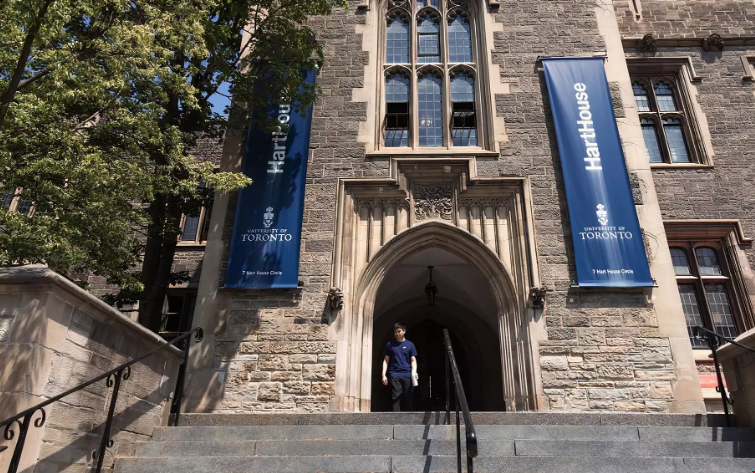 多倫多大學(xué)和阿爾伯塔大學(xué)選哪個比較好.png 多倫多大學(xué)和阿爾伯塔大學(xué)選哪個比較好.png